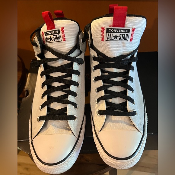 Men’s Converse Sneakers EUC - Picture 4 of 5